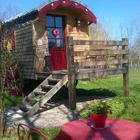 Roulotte Le Temps De Rever Bed & Breakfast 3*